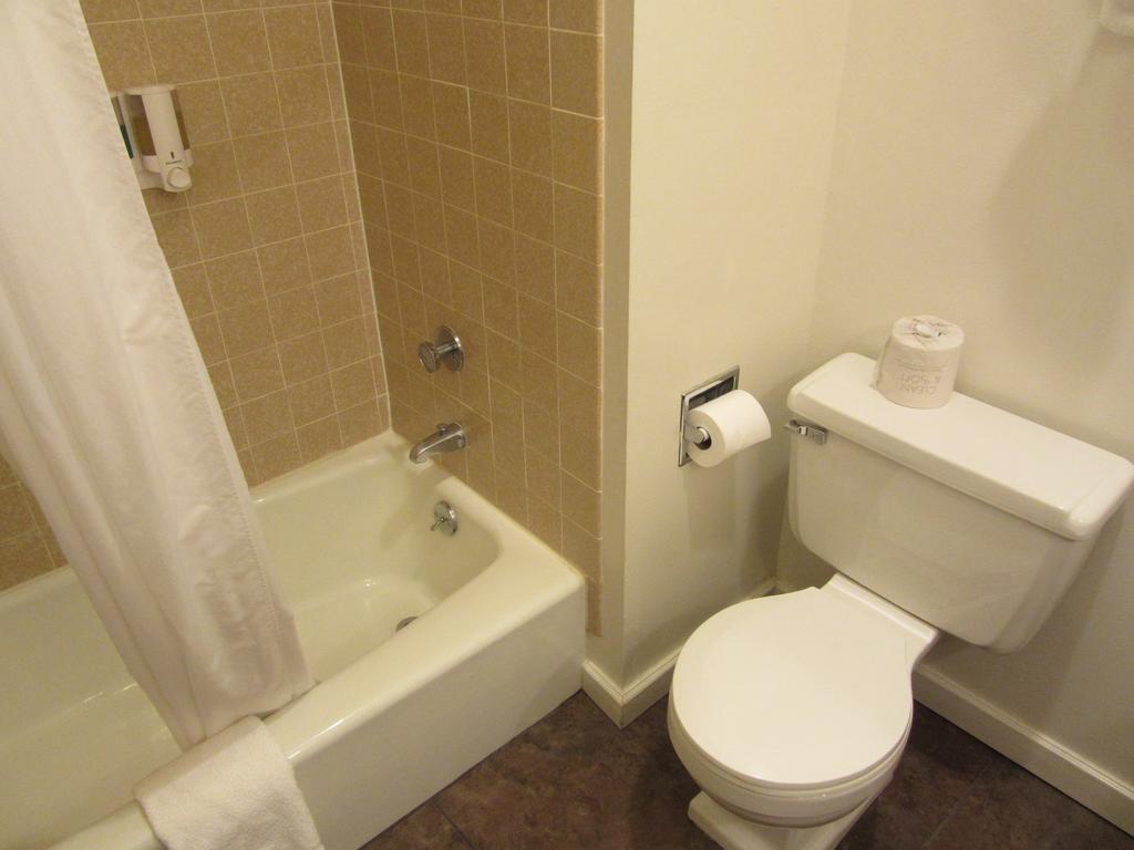 White Buffalo Hotel West Yellowstone Zimmer foto