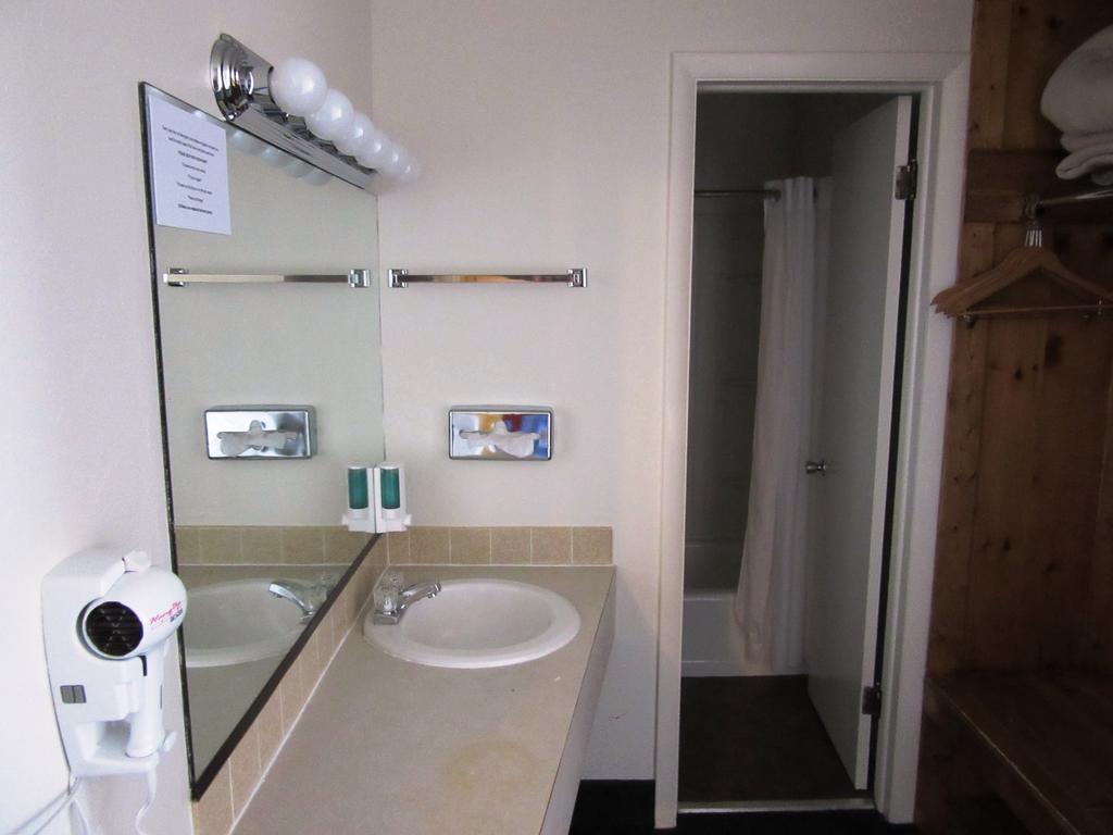 White Buffalo Hotel West Yellowstone Zimmer foto